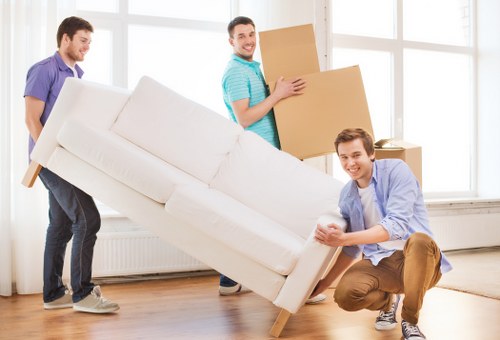 Transparent moving rates for Shacklewell house and flat relocations